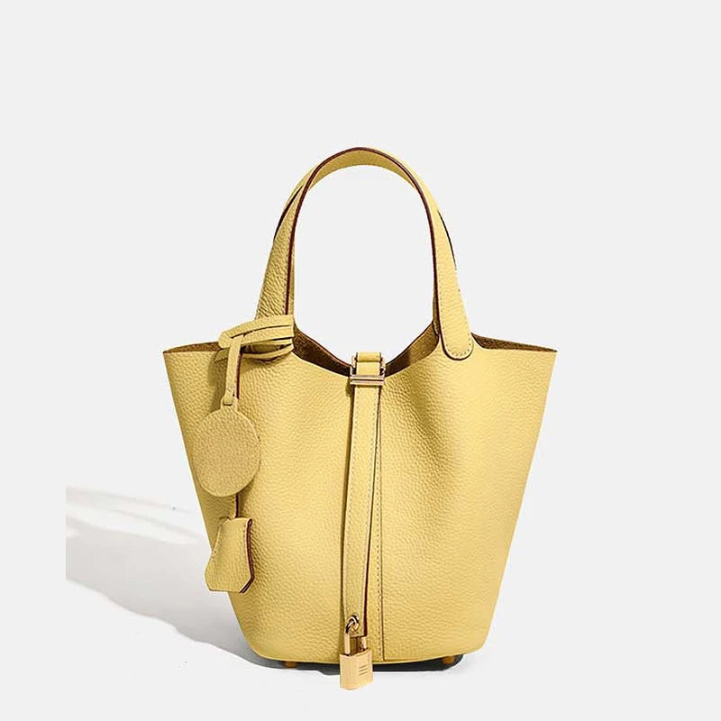 Élodie Bucket