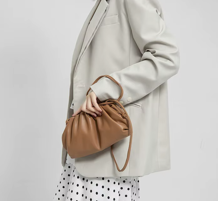 Amélie Pouch