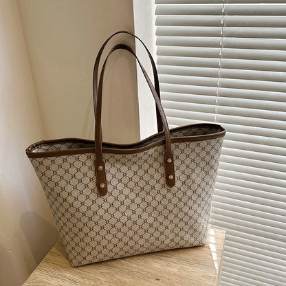 Claire Tote