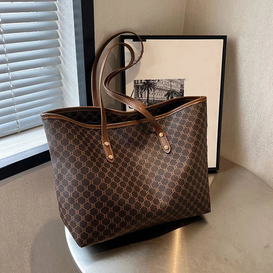 Claire Tote