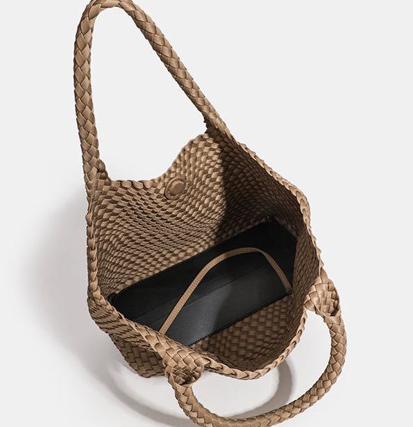Emily Tote