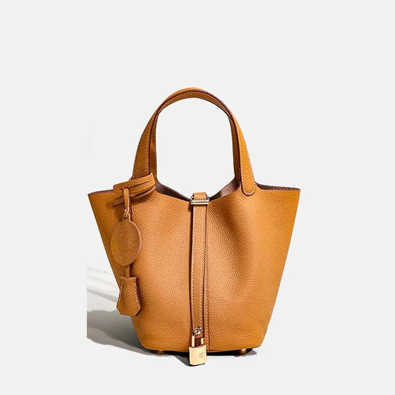 Élodie Bucket