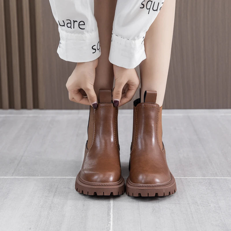 Harper Leather Chelsea Boots
