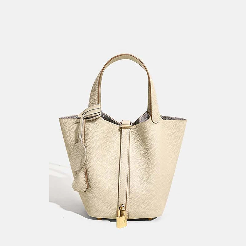 Élodie Bucket