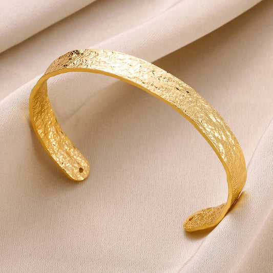 Valeris Textured Gold Cuff