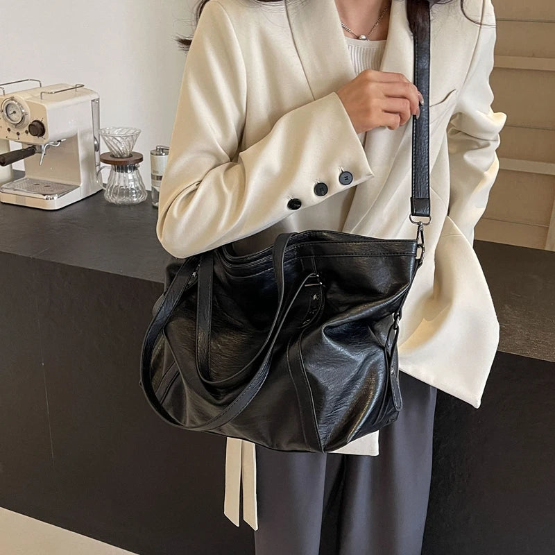 Éloire Large Tote Bag