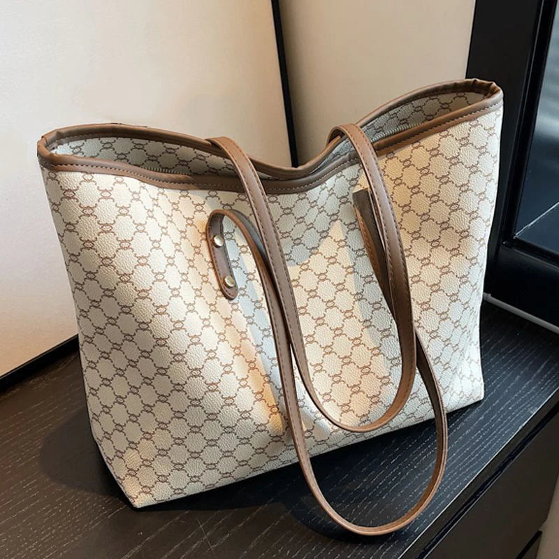 Claire Tote