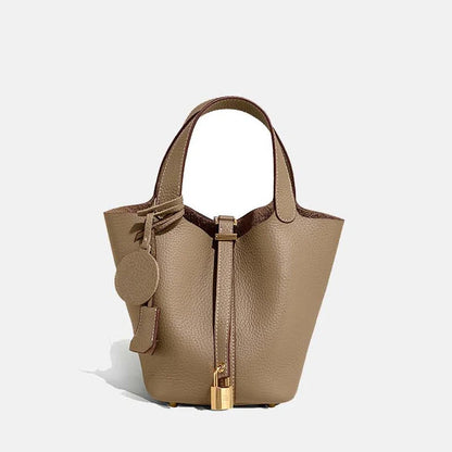Élodie Bucket