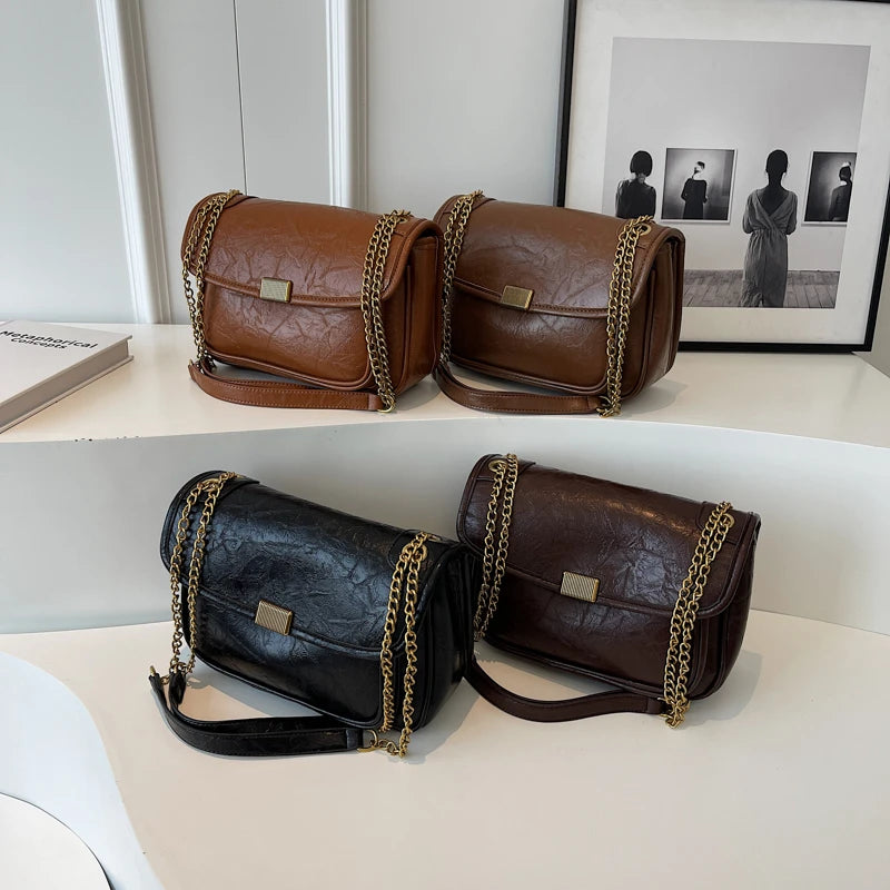 Éveloire Chain Flap Bag